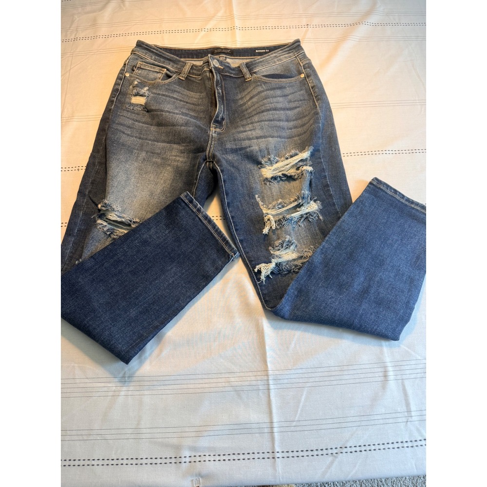 Judy Blue Distressed Boyfriend Fit Jeans Medium Wash Size 13/31 Stretch Denim